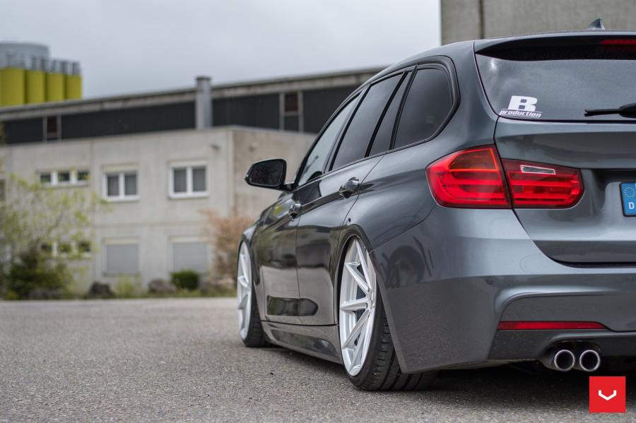 Детали экстерьера BMW 3-Series Touring on Vossen Wheels (VFS10) 2017 года  (фото 19 из 28)